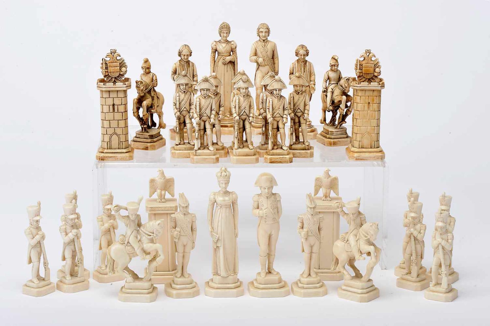 Chess pieces - Image 5 of 11