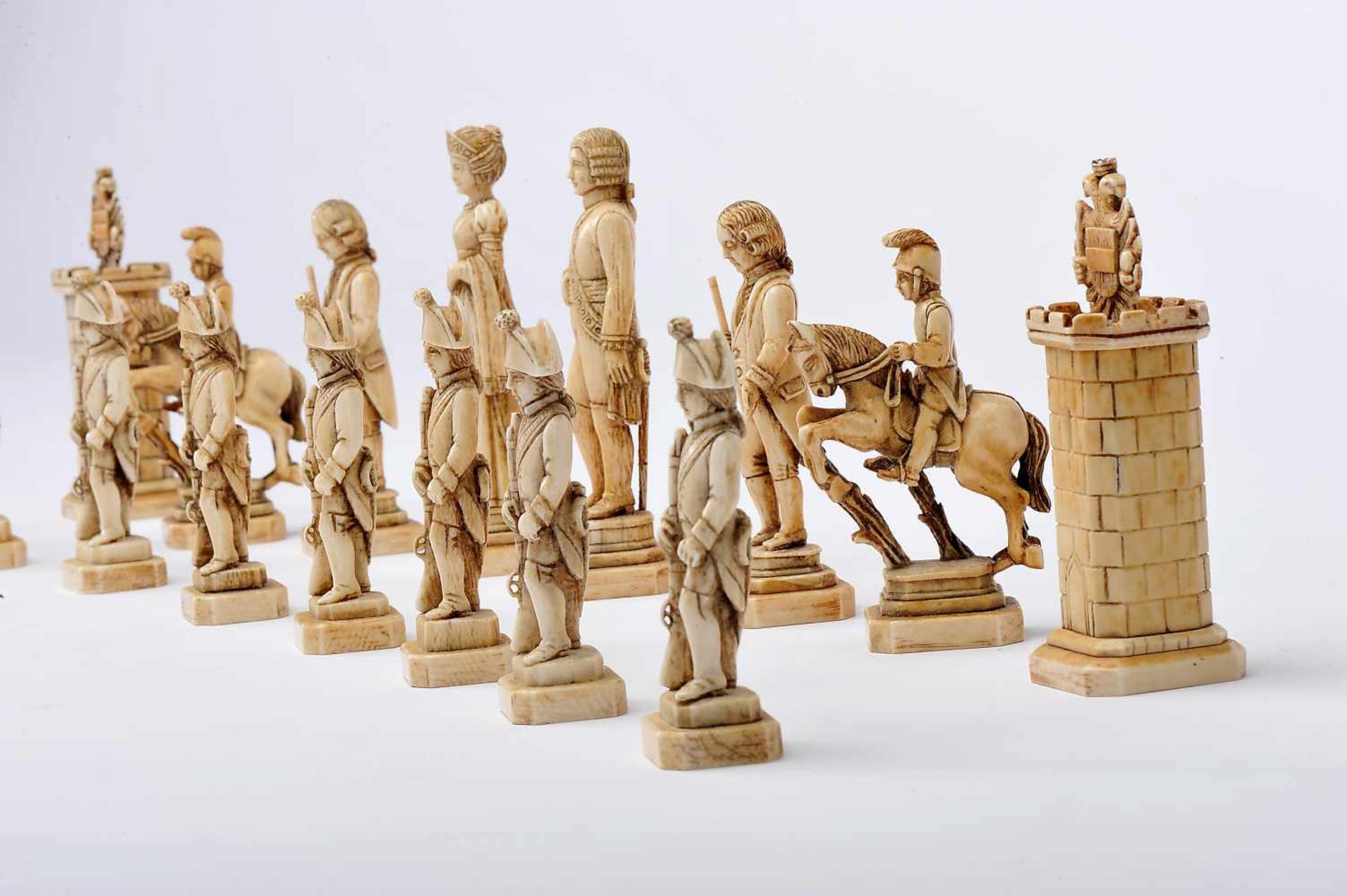 Chess pieces - Image 3 of 11