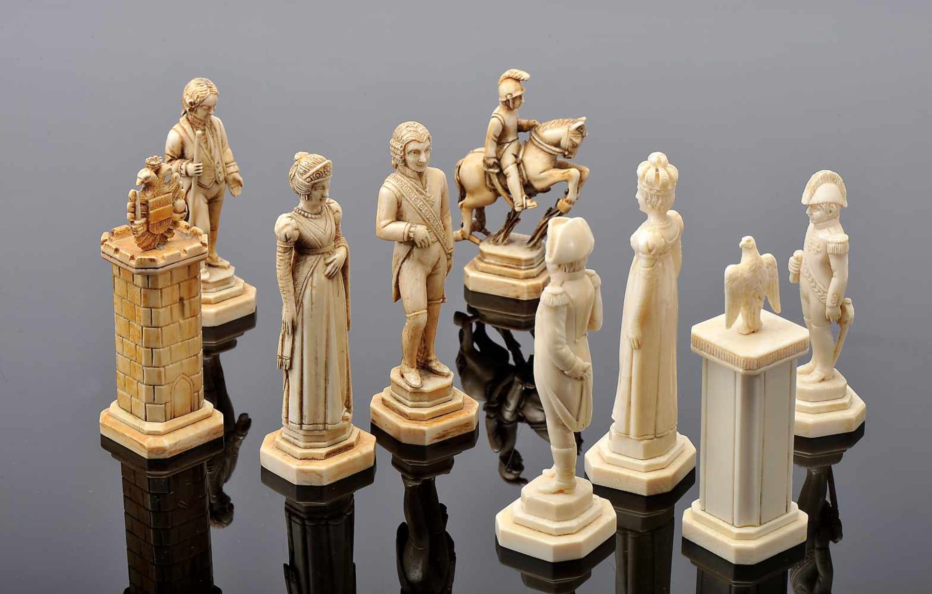 Chess pieces - Image 7 of 11