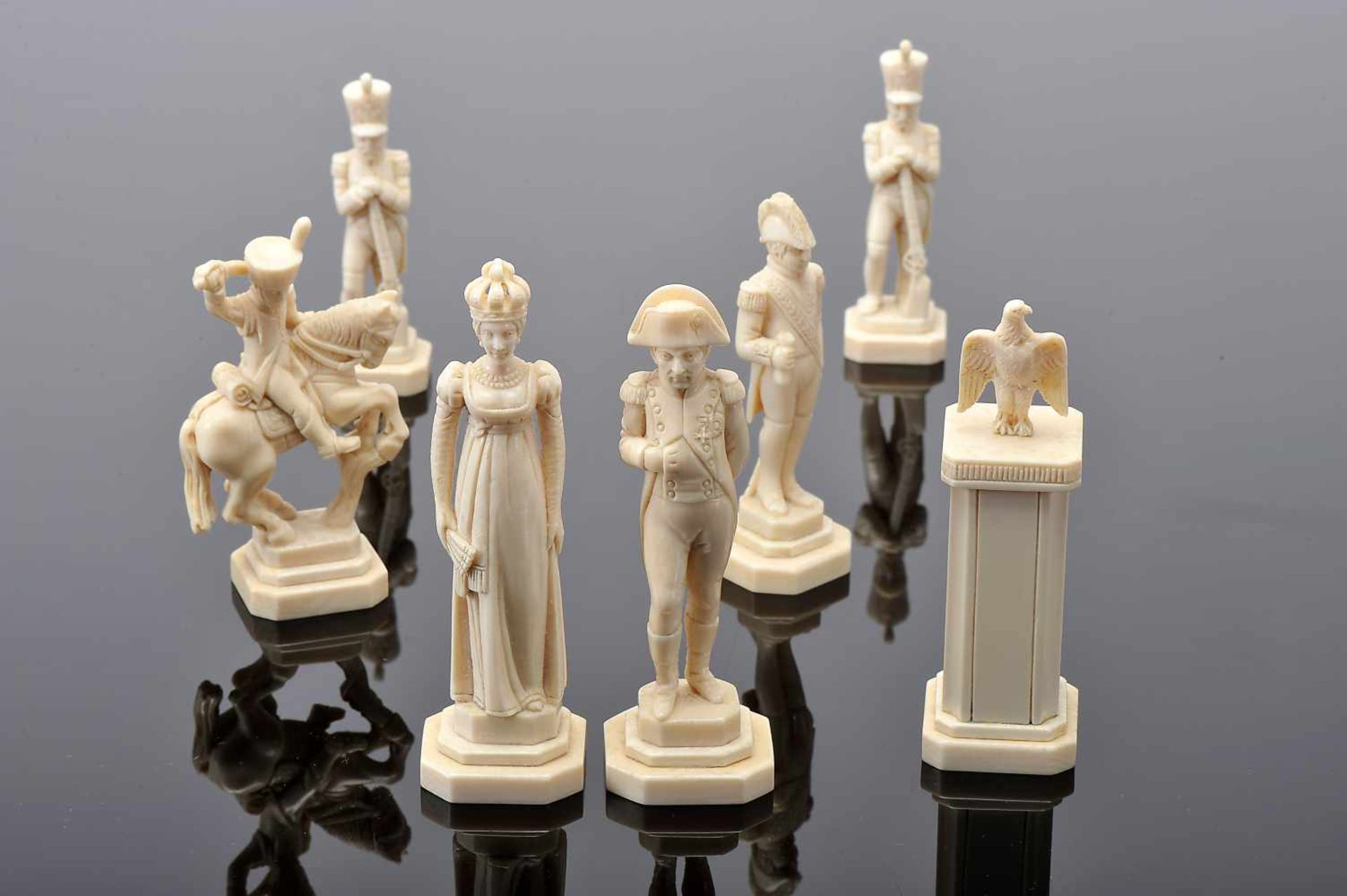 Chess pieces - Image 6 of 11