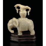 A carved jade figure, India, 1800s - H 16.5cm -