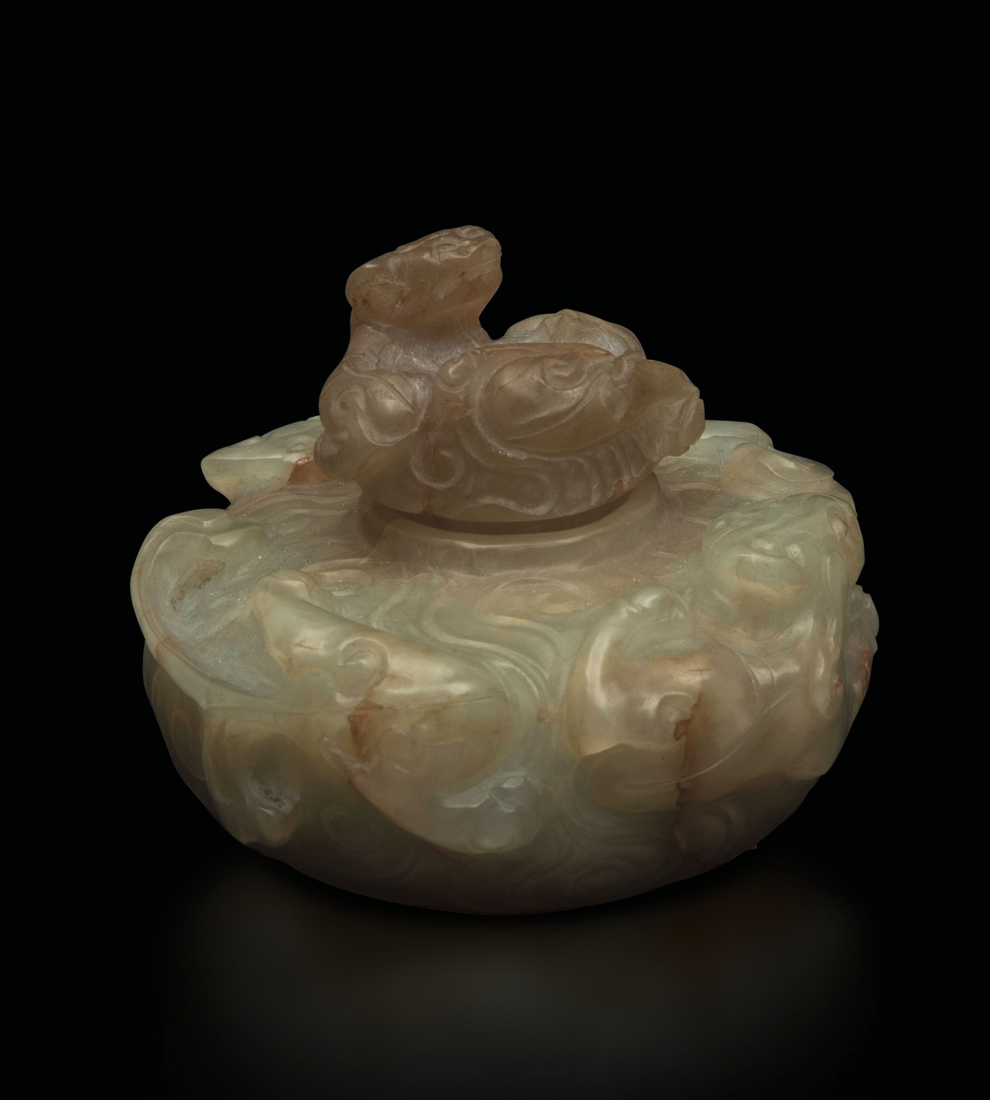 A jade and russet snuff bottle, China, early 1900s - H 5cm - - Image 4 of 5