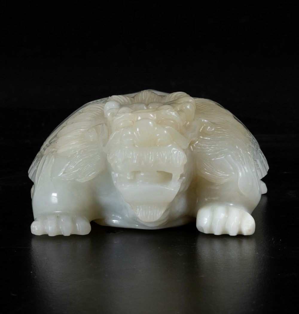 A jade dragon, China, Qing Dynasty, 1800s - 4.5x12cm - - Image 2 of 5