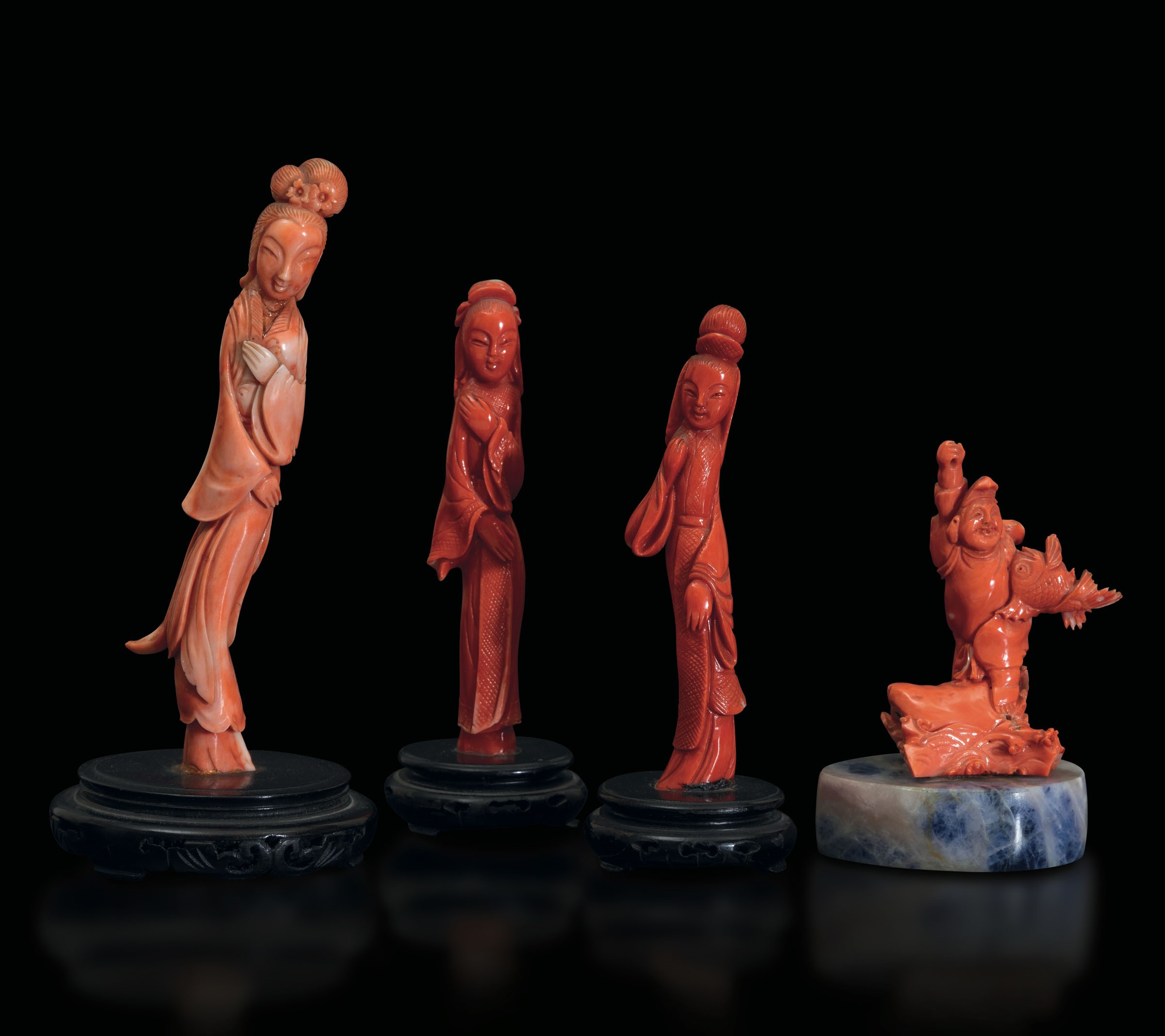 Four coral figures, China, early 1900s - Gross weight 319gr, H from 10cm to 16cm -