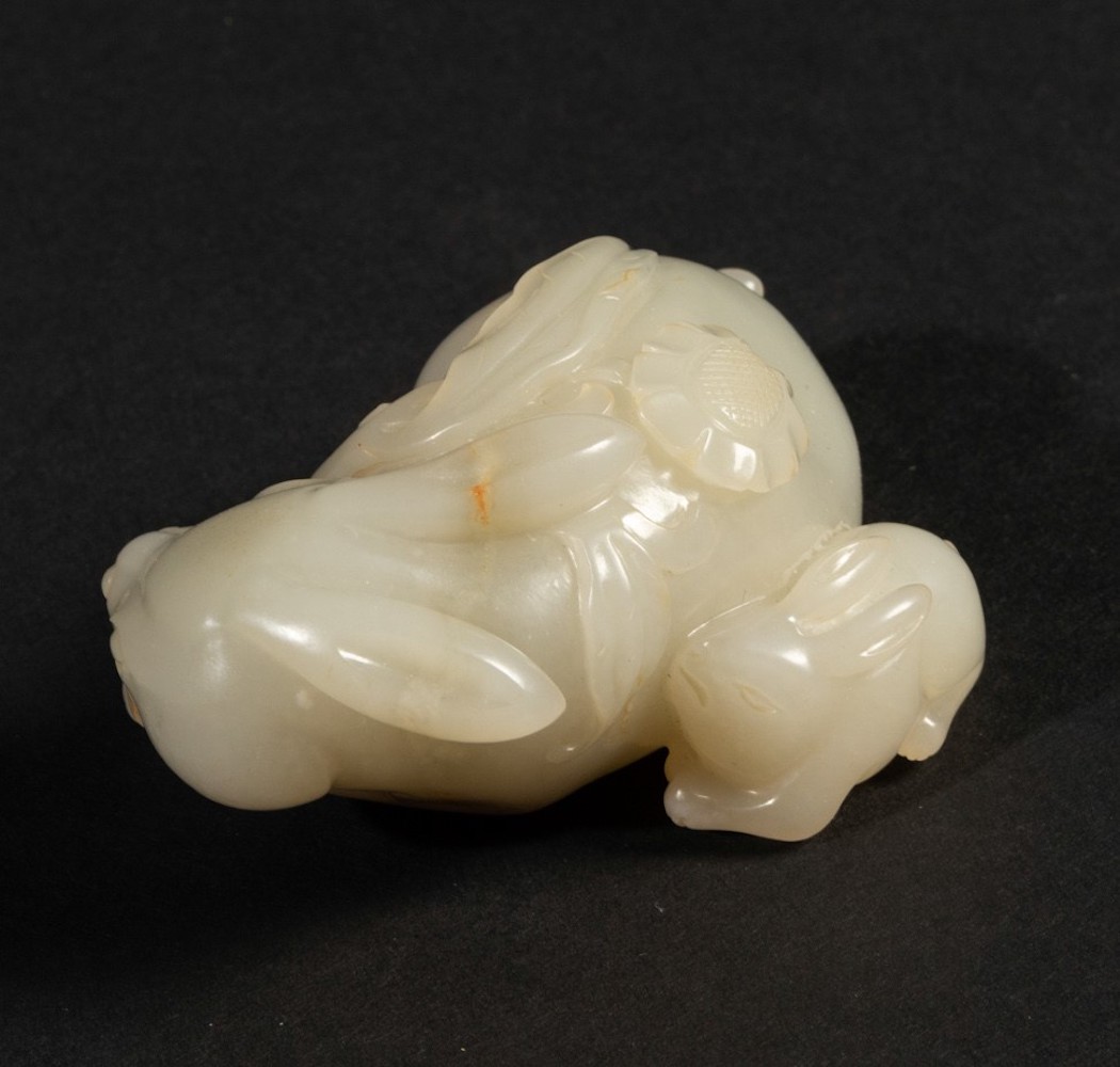 A small Celadon jade group, China, Qing Dynasty - 19th century. 8x5cm - - Image 2 of 4