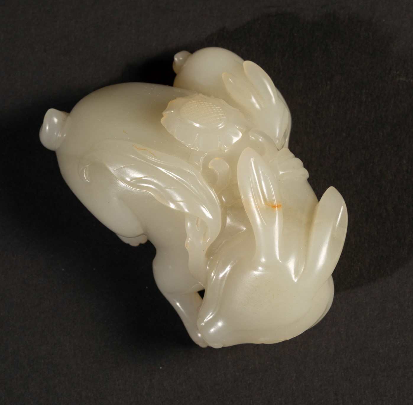 A small Celadon jade group, China, Qing Dynasty - 19th century. 8x5cm - - Image 4 of 4