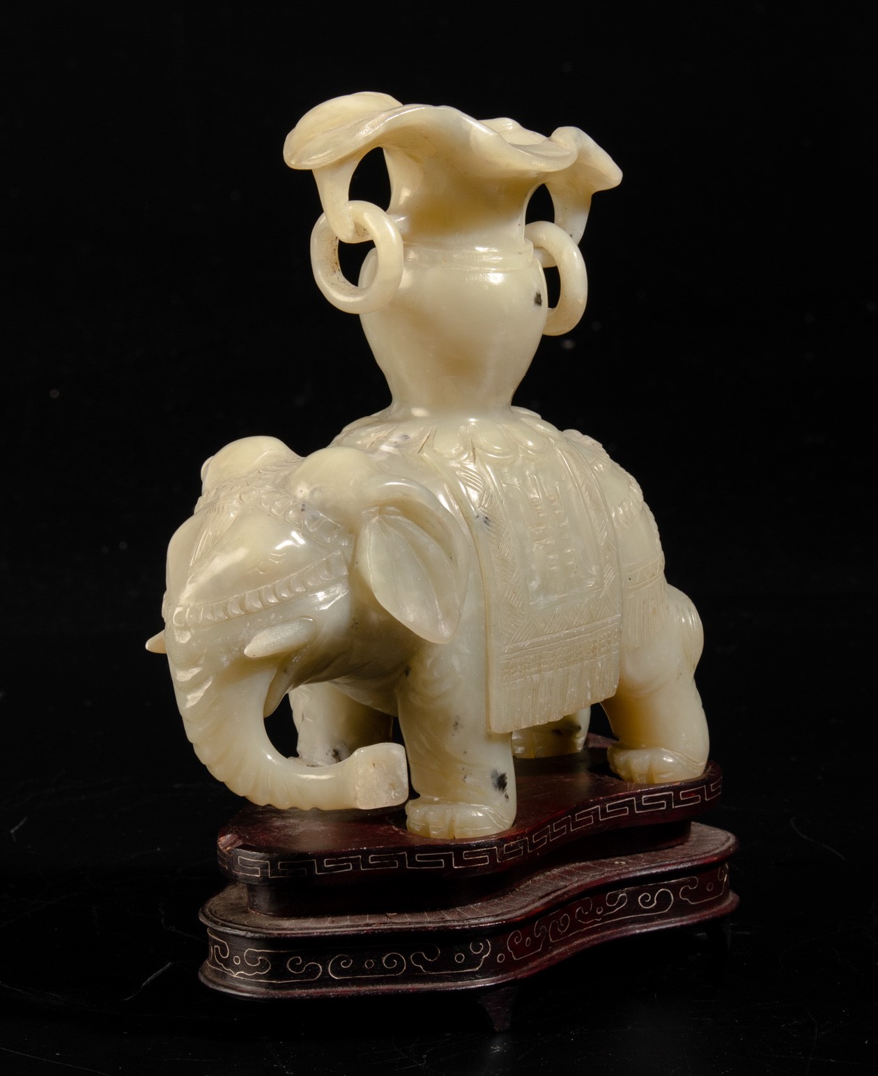 A carved jade figure, India, 1800s - H 16.5cm - - Image 2 of 4