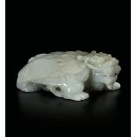 A jade dragon, China, Qing Dynasty, 1800s - 4.5x12cm -