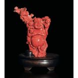 A carved coral group, China, early 1900s - 472gr, H 16cm -