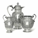 A silver coffee set, Scotland, 18/1900s - Coffee pot, milk jug and sugar bowl. 1190gr -