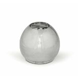 A round flower pot, Belgium, 1930s - An Art Deco flower pot in silver. 300 gr, H 11cm. -