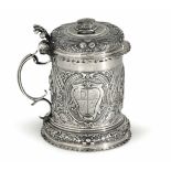 A silver tankard, Europe 18/1900s - 775gr, H 18cm -