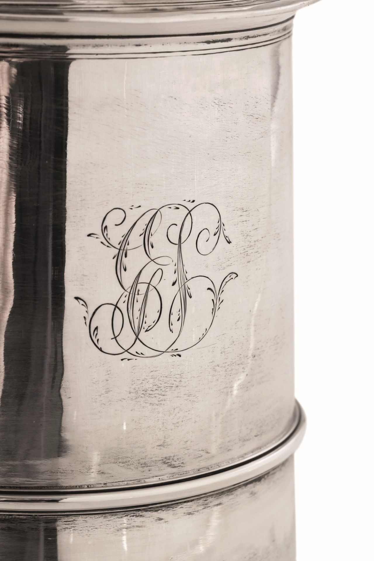A silver tankard, D. Impey, London 1736/37 - Molten, embossed and chiselled silver. [...] - Bild 3 aus 3