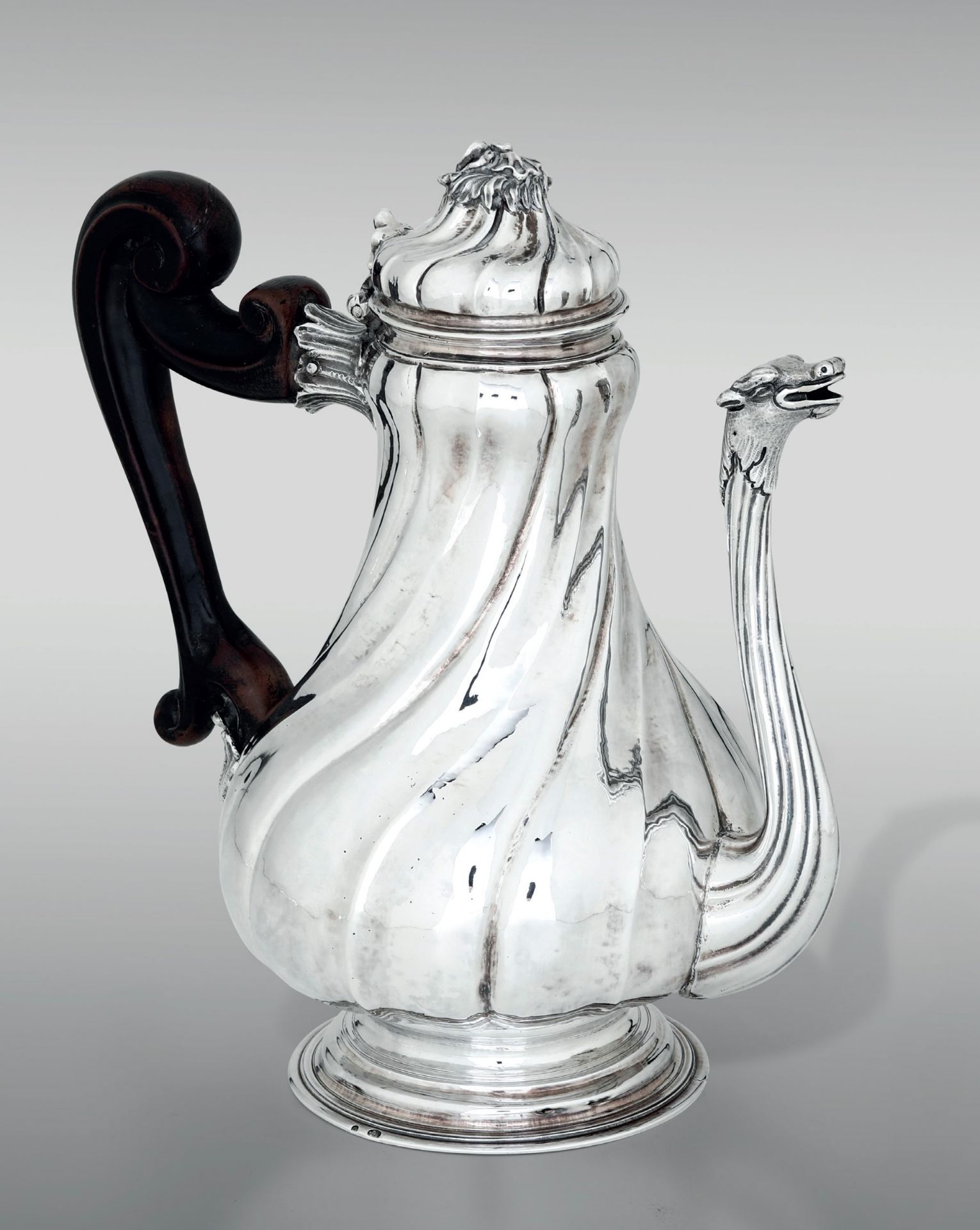 A silver coffee pot, Genoa, 1766 - Molten, embossed and chiselled silver. Torretta [...]