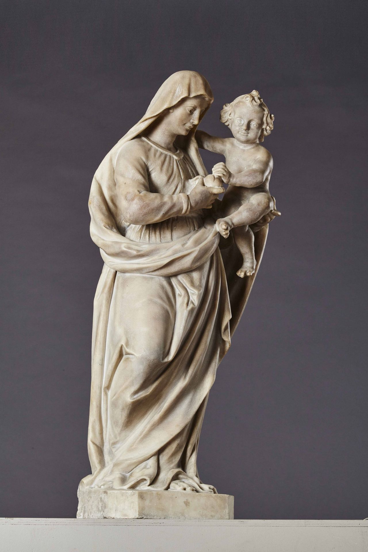 Madonna con Bambino in marmo bianco. Scultore genovese, ambito di Tommaso Orsolino [...] - Bild 3 aus 3