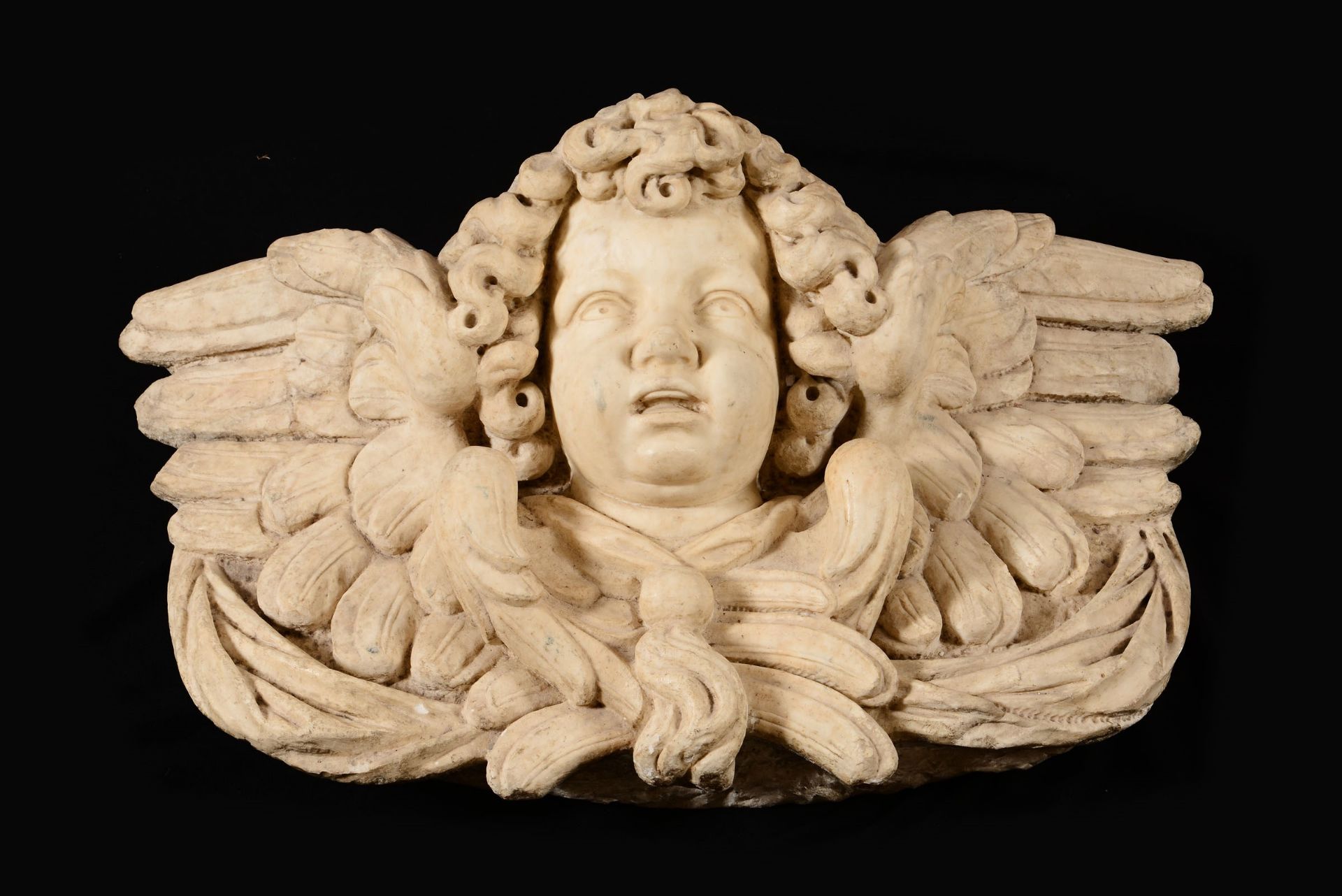 A marble cherub head, Genoa, 1600s - 93x35x60cm - - Bild 2 aus 5