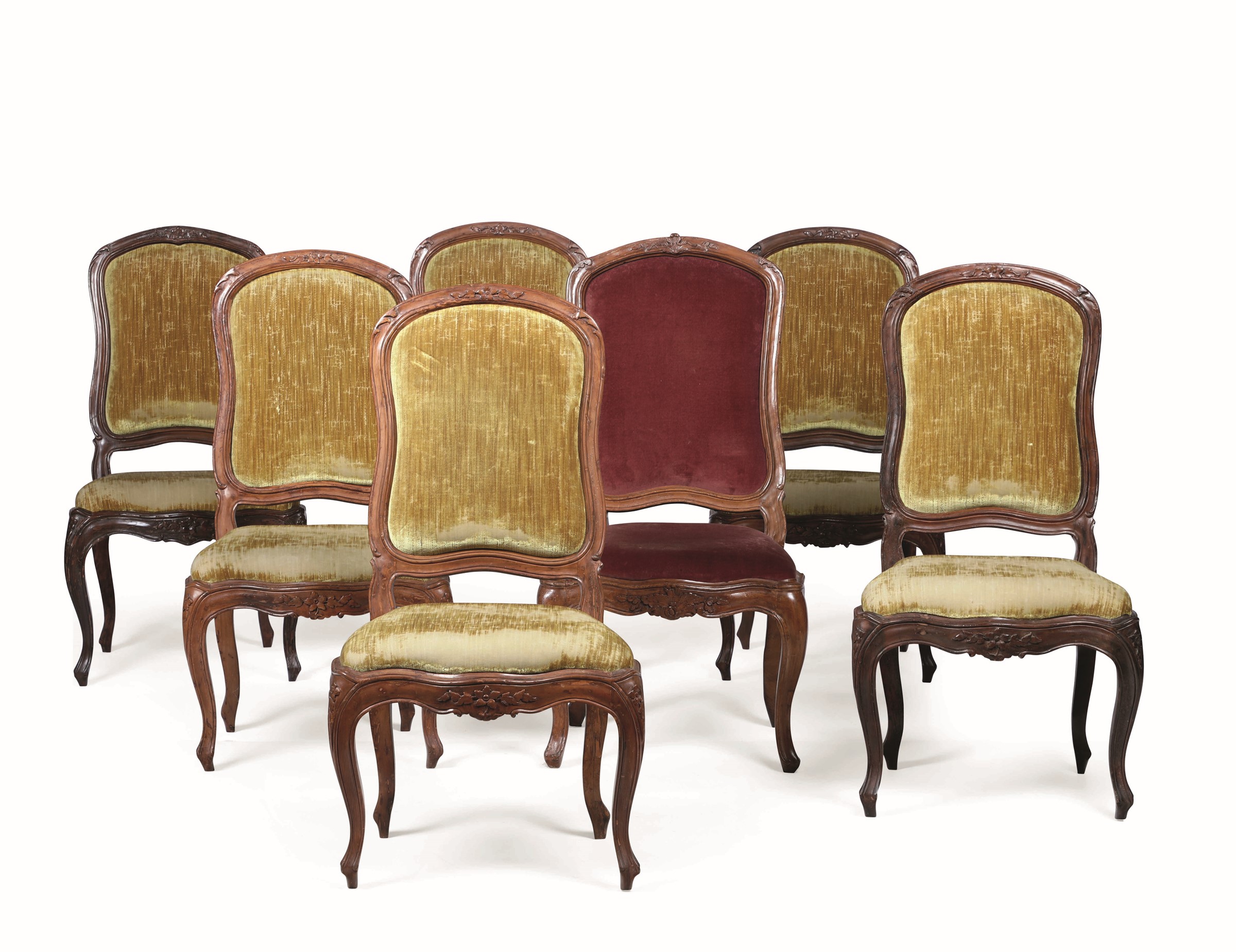 Sei sedie Luigi XV in noce intagliato, XVIII secolo, - decori intagliati a motivo [...]