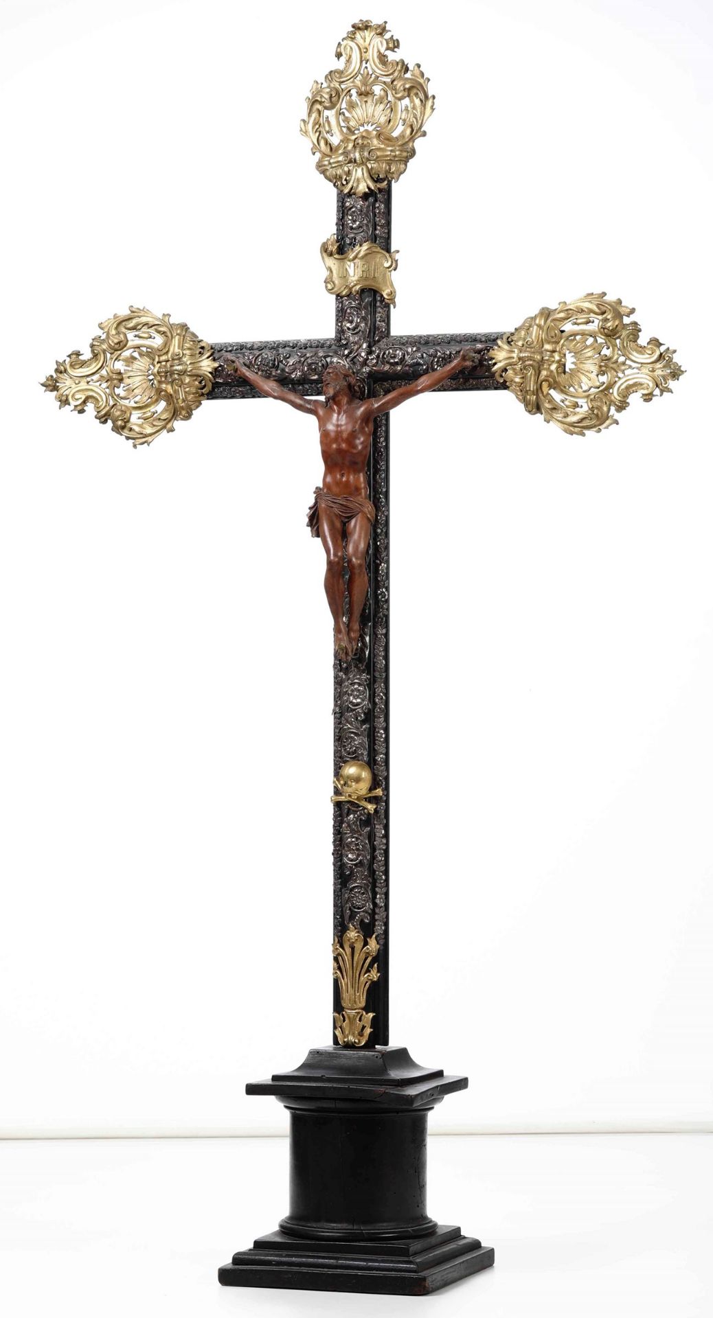 Croce da meditazione in legno ebanizzato, argento, rame e bronzo dorato. Cristo in [...] - Bild 2 aus 4