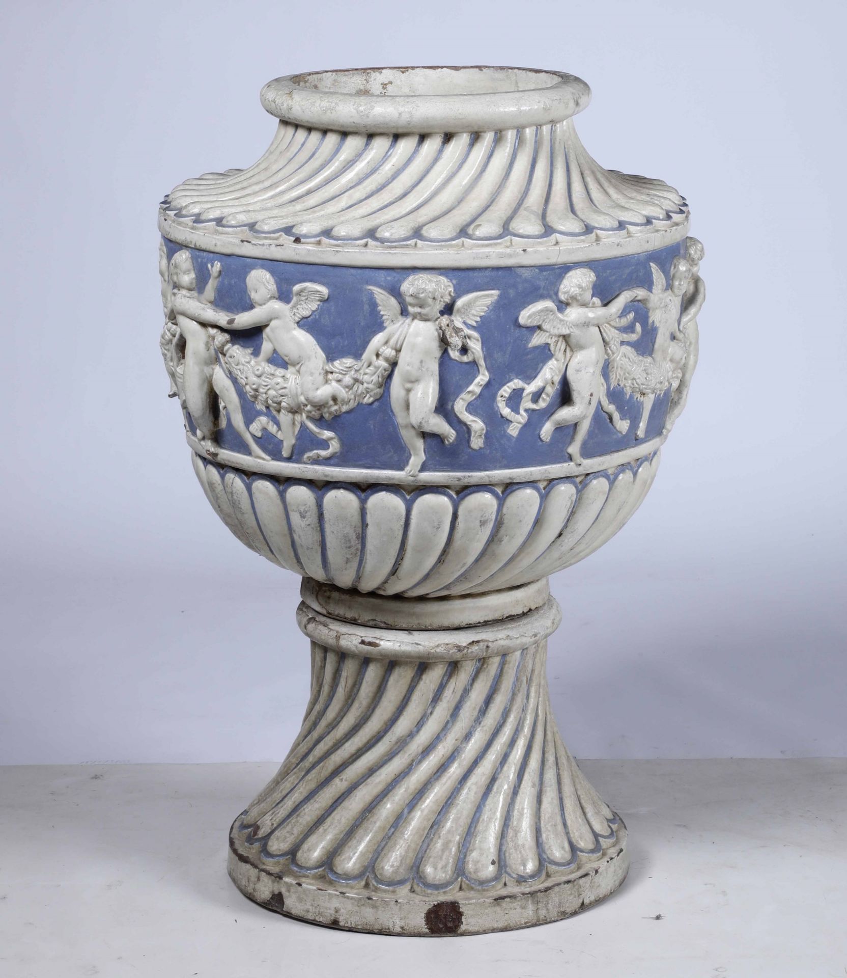 Grande vaso Probabilmente Toscana, inizio XX secolo , - Maiolica smaltata. [...] - Image 2 of 2
