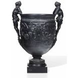 Vaso in bronzo con decori in stile neoclassico. Probabilmente Francia XIX-XX secolo, [...]