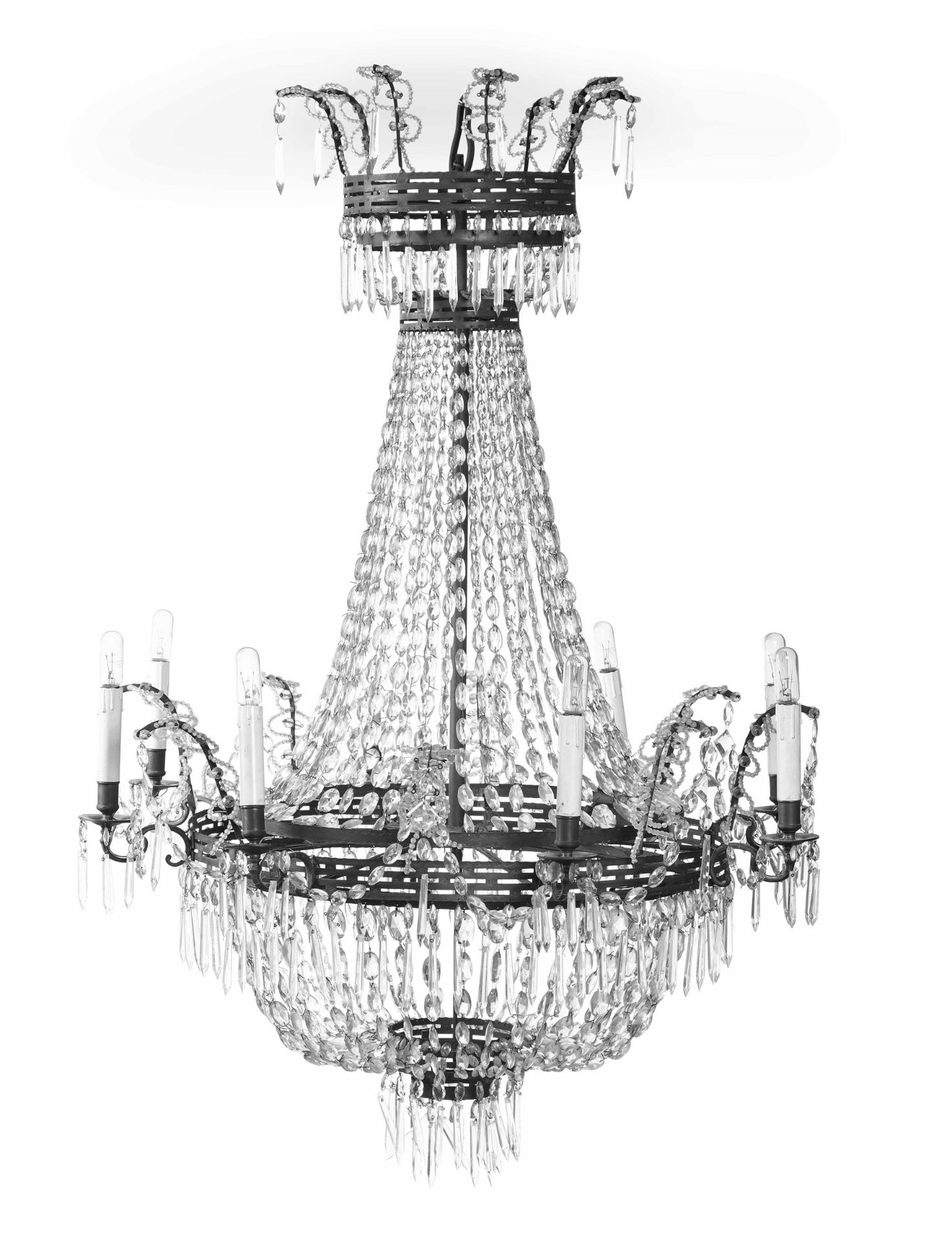 Coppia di grandi lampadari a fontana in metallo e cristalli, XIX secolo, - cm 120x80 [...] - Bild 2 aus 2