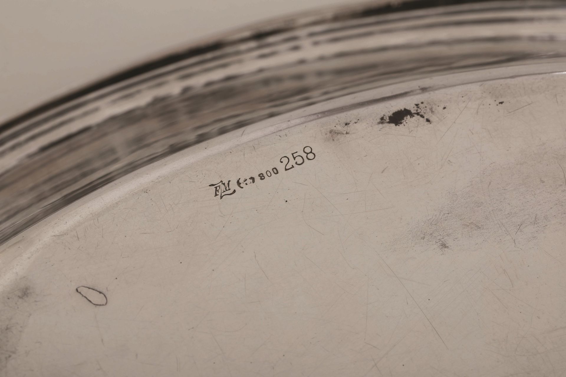 Centrotavola ovale in argento realizzato da Franz Mosgau di Berlino verso la fine del [...] - Bild 2 aus 2