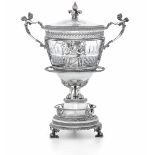 Coppa con coperchio in argento primo titolo fuso, sbalzato e cesellato. Parigi XIX [...]