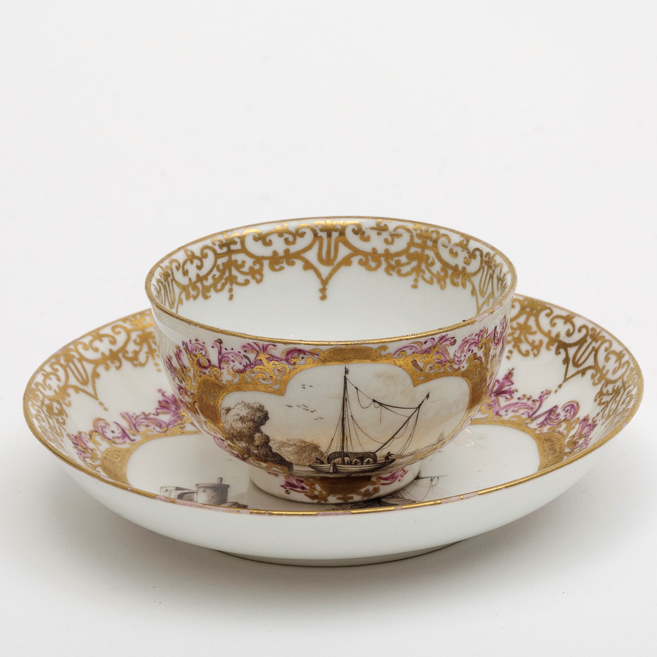 Tazza con piattino Meissen, 1735 circa , - Porcellana. Marca: spade in blu; numero [...] - Image 3 of 4