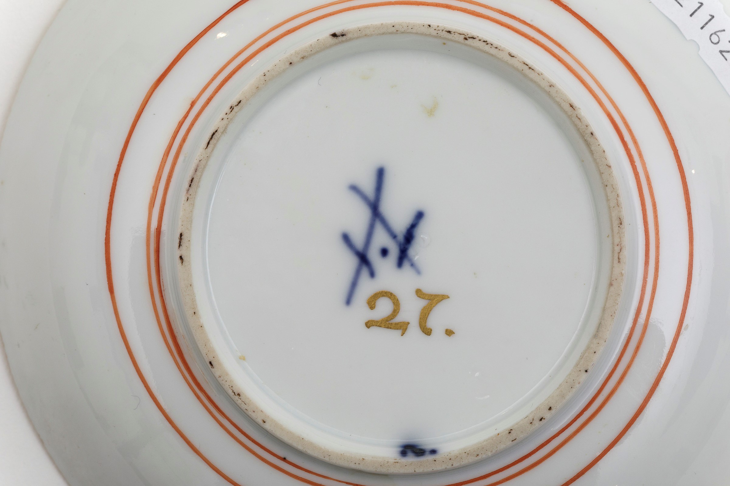 Tazza con piattino Meissen, 1730-1735 , - Porcellana. Marca: spade in blu; numero [...] - Image 2 of 3