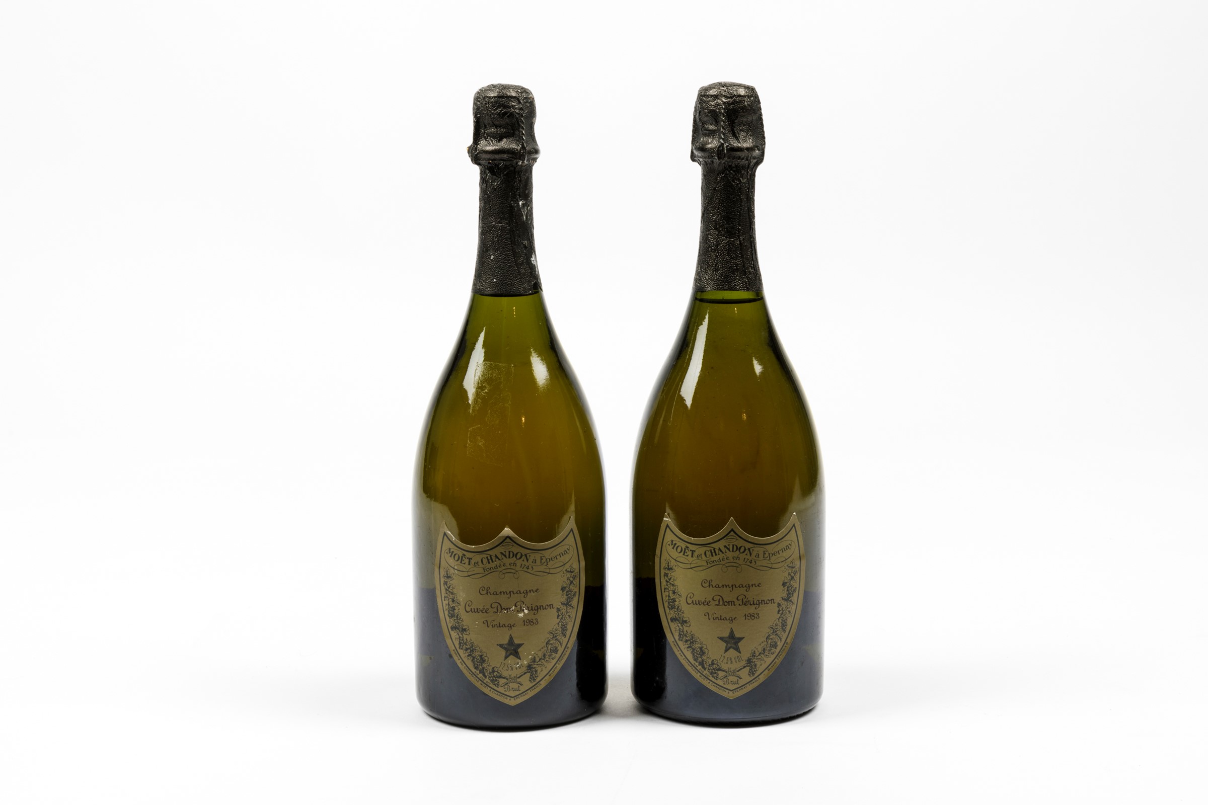 Moet et Chandon, Dom Perignon, - (2 Bts) 1983 2 Bts BN, (etichette e capsule con [...]