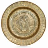 A brass plate, Germany, 1500s - diametro cm 36. Cavetto con raffigurazione della [...]