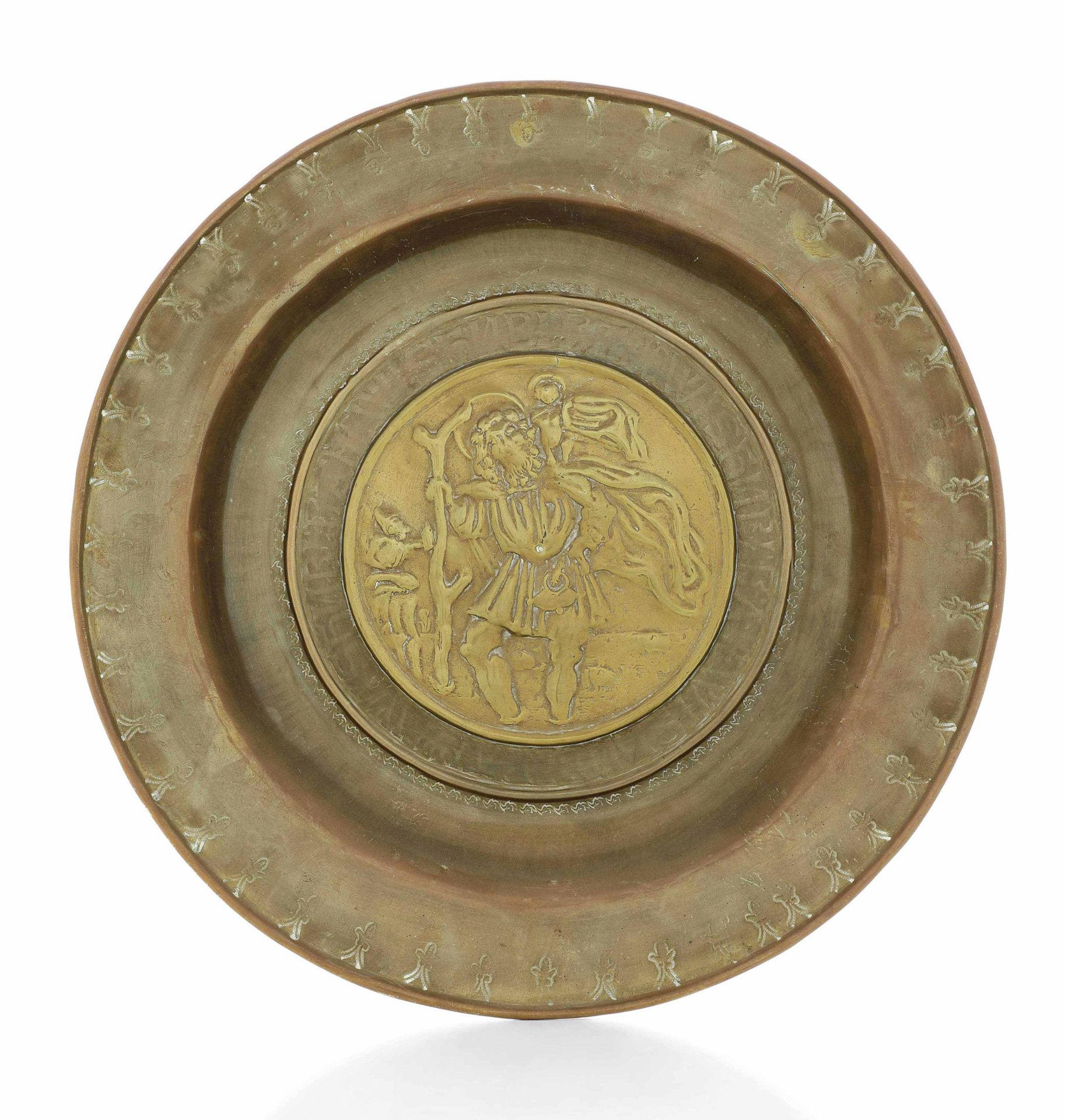 A brass plate, Germany, 1500s - diametro cm 40,3. Cavetto con raffigurazione di San [...]