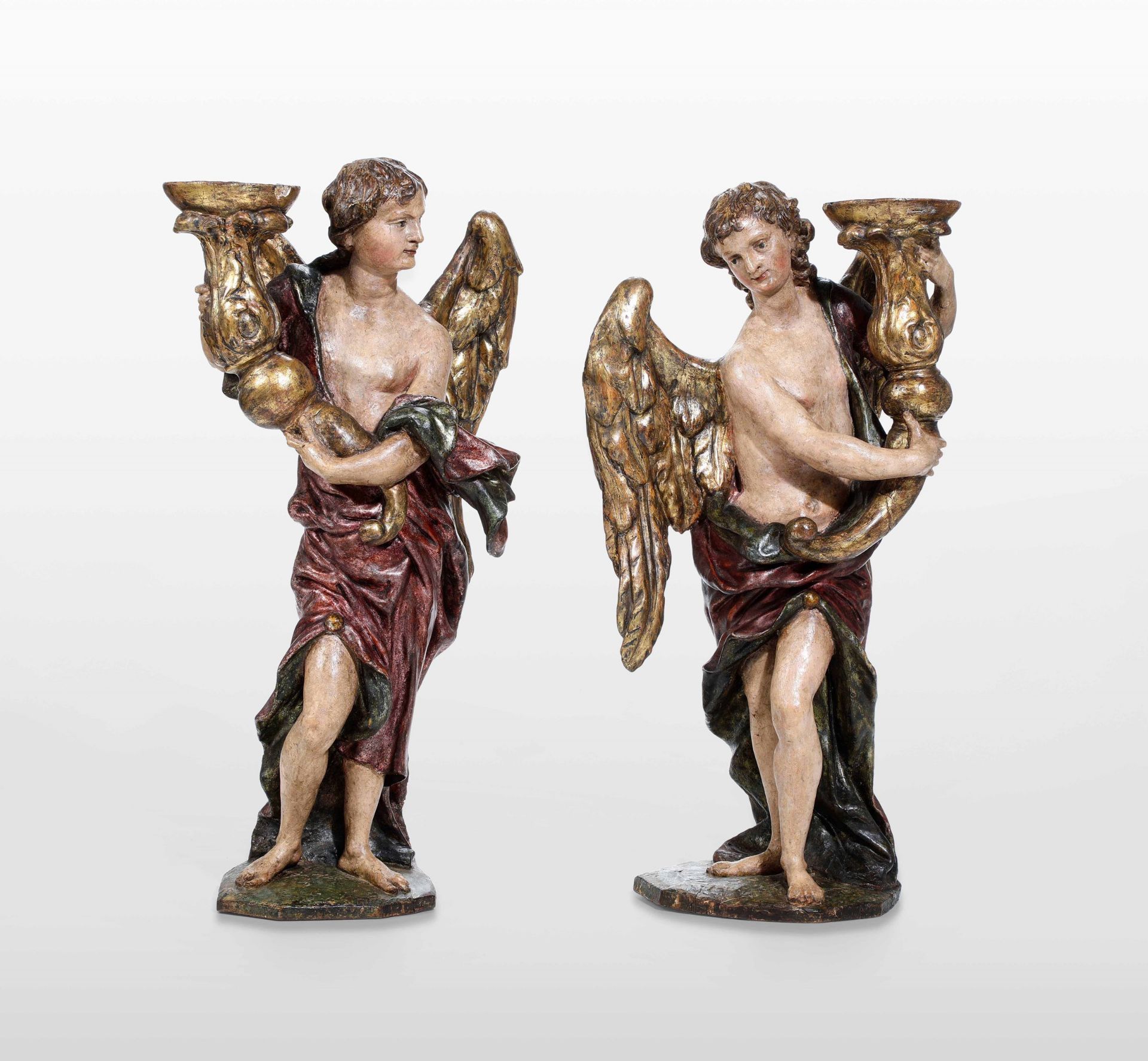 Two wooden candle-holding angels, Veneto, 1600s - altezza cm 51 circa -