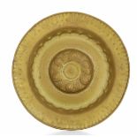 A brass plate, Germany, 1500s - diametro cm 48,5. Cavetto con decoro a baccellatura [...]