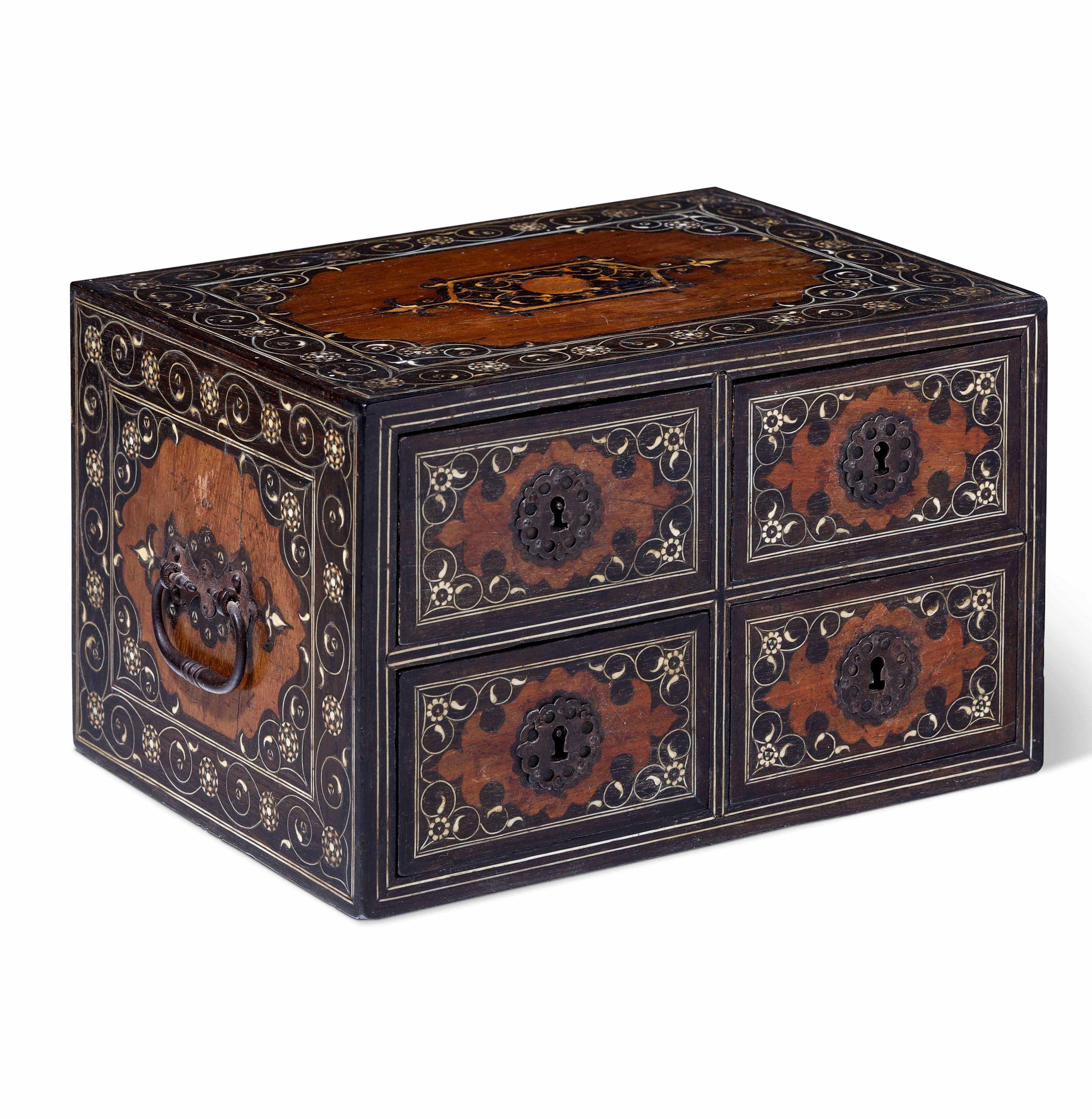 A travel cabinet, colonial India/Portugal, 1600s - cm 27x20x17 Fronte con quattro [...]