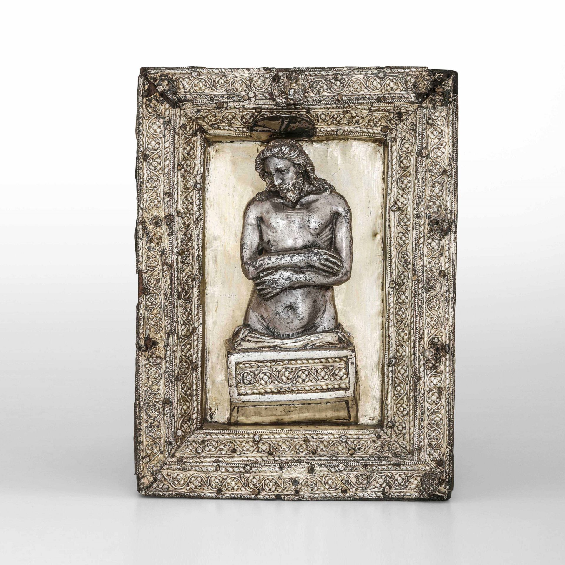 A Risen Christ, Italy, late 1400s - cm 18x14 (modifiche e restauri). La figura del [...]