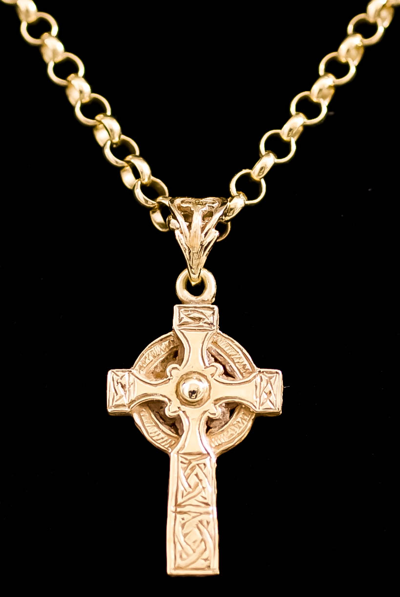 A 9ct Gold Belcher Chain and Celtic Cross Pendant, Modern, the belcher chain 457mm overall, the