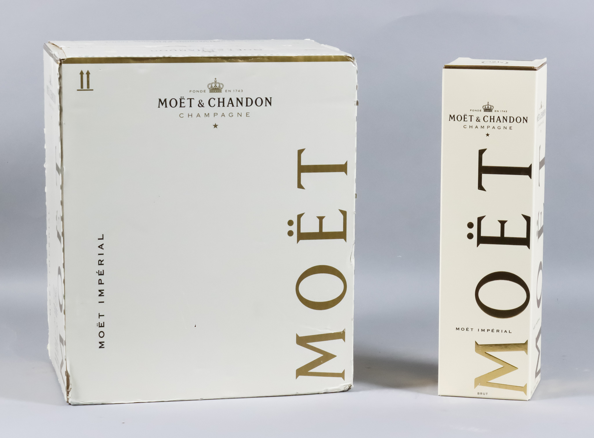 Six bottles of Moët & Chandon Non-Vintage Champagne, in gift boxes