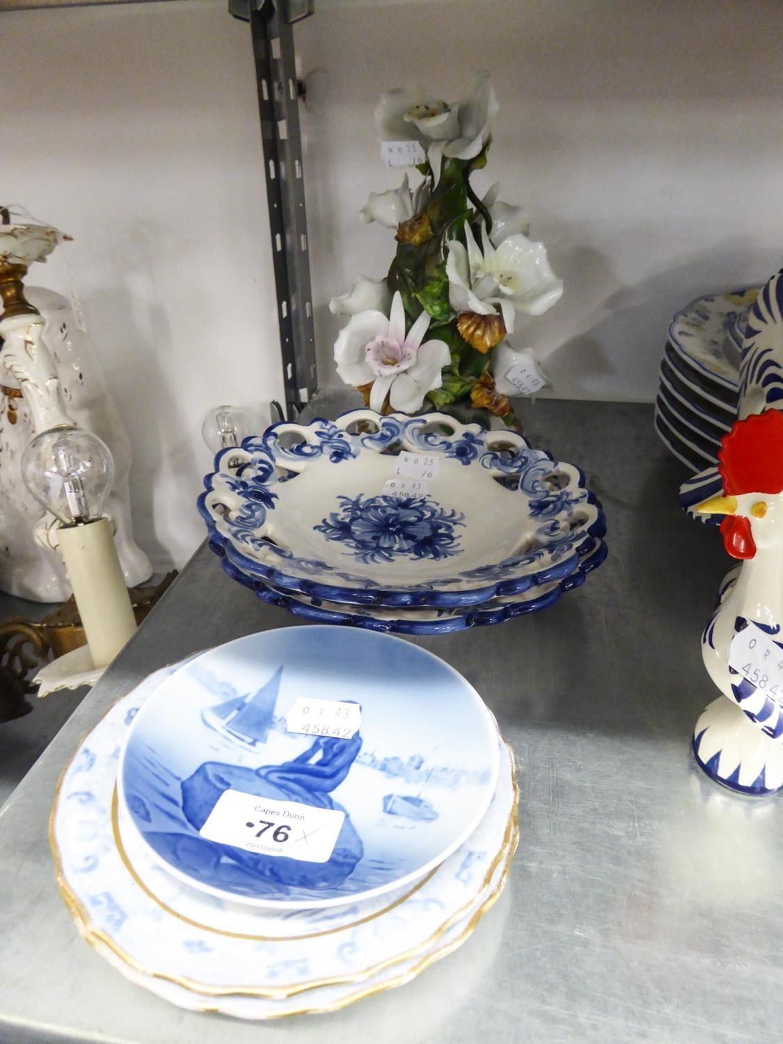 A SMALL ROYAL COPENHAGEN DISH 'LANGELINE', A POTTERY VASE OF FLOWERS WALL ORNAMENT AND TWO WILLOW