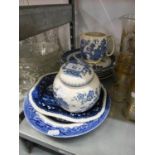 A SMALL SELECTION OF CHINAWARES TO INCLUDE; BOOTH'S REAL OLD WILLOW PLATES ETC.....