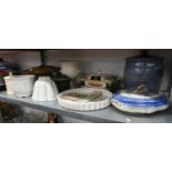 SELECTION OF CERAMICS TO INCLUDE; CASSEROLES WITH LIDS, JELLY MOULD, FLAN DISH, A RUMTOFT STORAGE