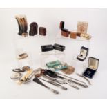 MIXED LOT OF COLLECTABLES, to include: HORN SNUFF BOX, LADY?S COMPACT, MASK CARVED SOFTWOOD INKWELL,