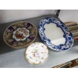 AYNSLEY PORCELAIN PLAQUE DEPICTING AN EXOTIC BIRD AND BASKET OF FRUIT AND A PAIR OF CHINA SIDE