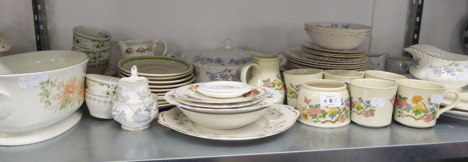 A ROYAL KENT 'TRENTSIDE' PART TEA AND DINNER SERVICE, ROYAL DOULTON PART TEA SERVICE ETC.....