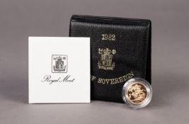 ROYAL MINT CASED AND ENCAPSULATED ELIZABETH II GOLD PROOF SOVEREIGN 1982 (VF) with outer card case