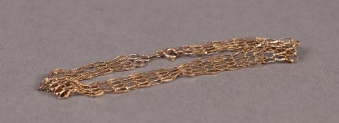 9ct GOLD GATE PATTERN BRACELET, 2.9 gms