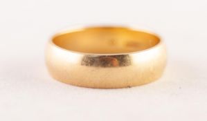 GENTS 18ct GOLD BROAD WEDDING RING, 9.4 gms ring size "X"