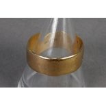 9ct GOLD BROAD WEDDING RING, London 1984, ring size O/P, 3.3 gms