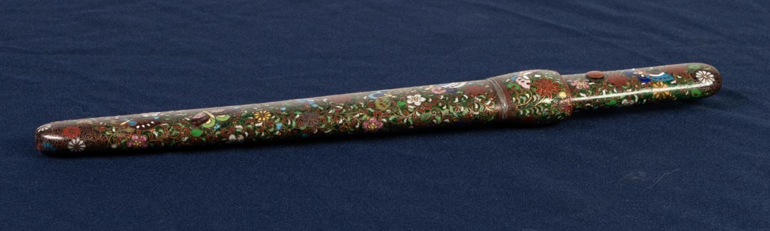 A GOOD JAPANESE MEIJI PERIOD TANTO OR SHORT SWORD, the blade contained within a finely worked