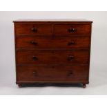 EARLY NINETEENTH CENTURY MAHOGANY CHEST OF DRAWERS, the oblong top outlined in cross-grained